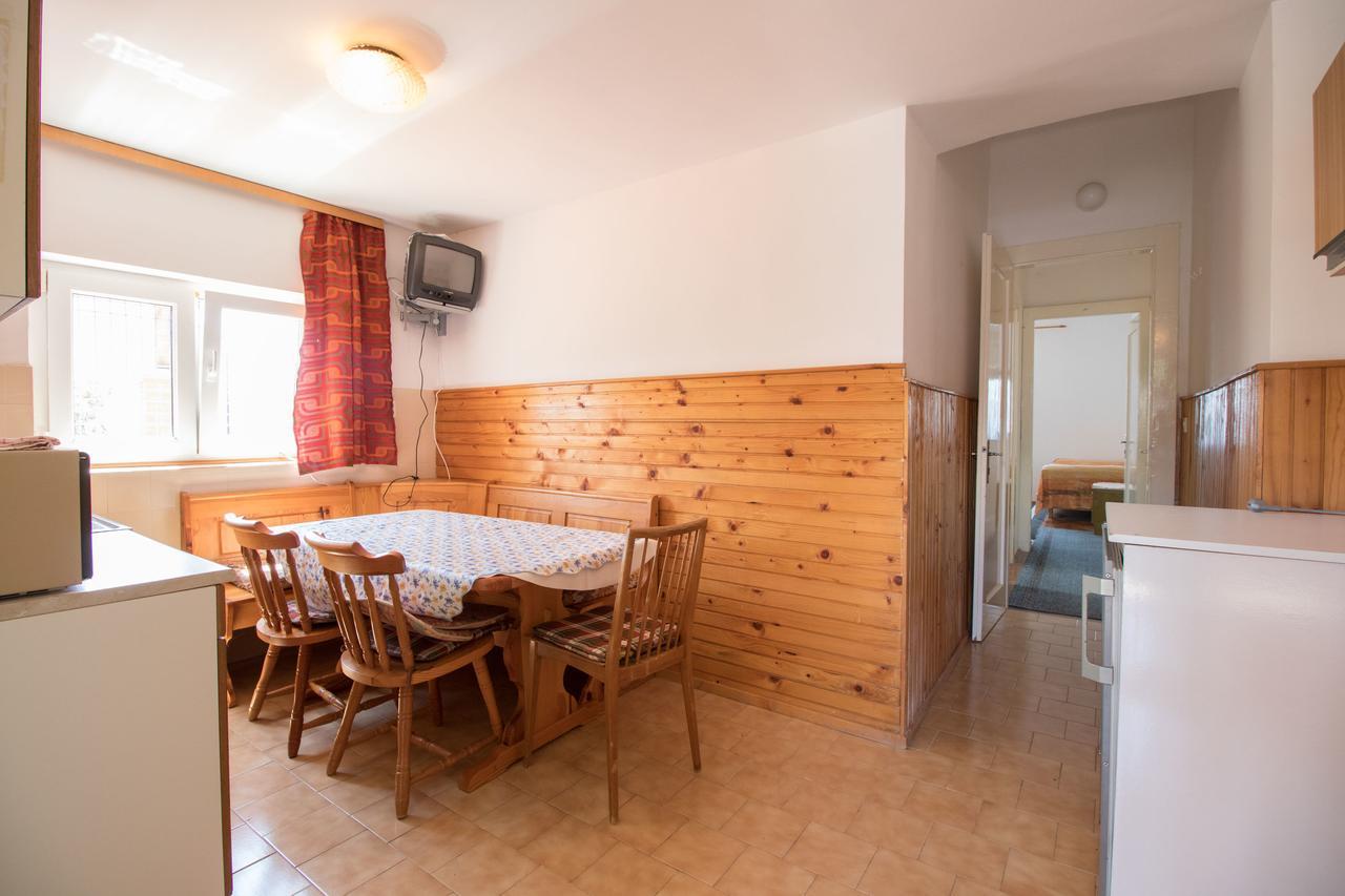 Apartments Josip By The Sea Novi Vinodolski Exterior foto