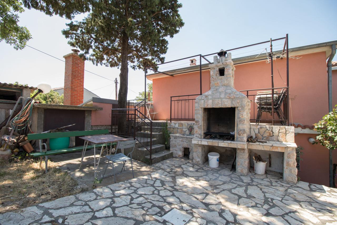 Apartments Josip By The Sea Novi Vinodolski Exterior foto