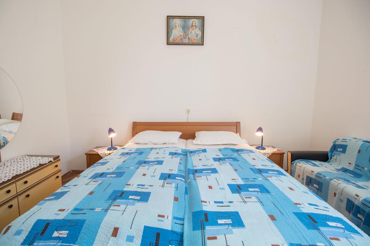 Apartments Josip By The Sea Novi Vinodolski Exterior foto