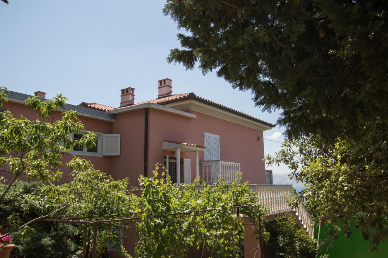 Apartments Josip By The Sea Novi Vinodolski Exterior foto