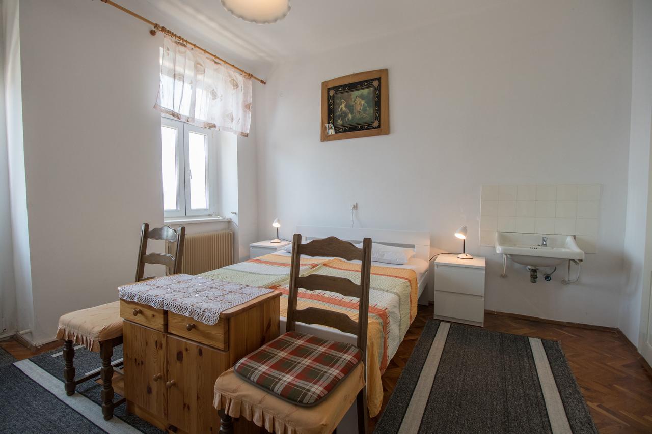 Apartments Josip By The Sea Novi Vinodolski Exterior foto