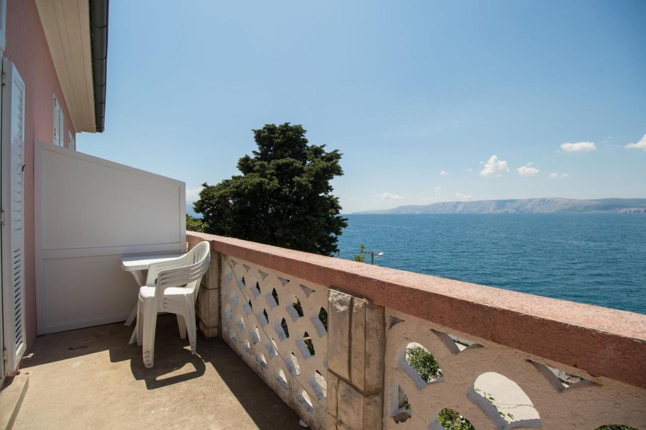 Apartments Josip By The Sea Novi Vinodolski Exterior foto