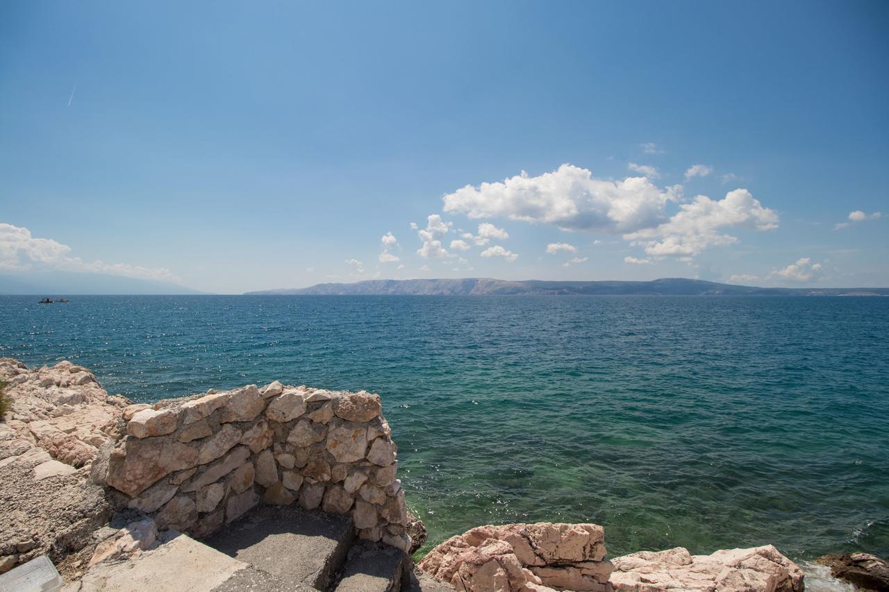 Apartments Josip By The Sea Novi Vinodolski Exterior foto