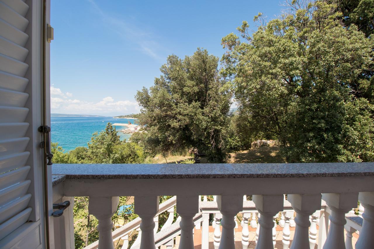 Apartments Josip By The Sea Novi Vinodolski Exterior foto