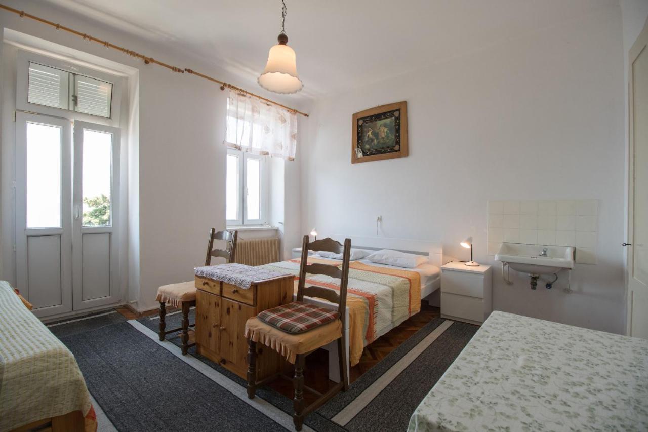 Apartments Josip By The Sea Novi Vinodolski Exterior foto